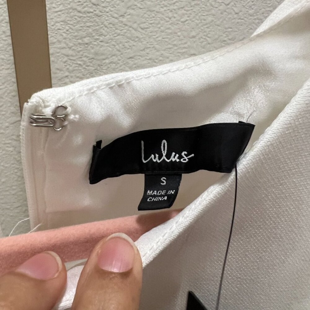 Lulus white mini dress Asymmetrical sleeve Small - Picture 3 of 6